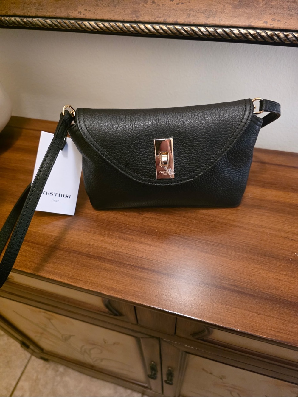 Vestirsi Italy Black Pebbled Leather mini crossbody with Gold Turn-Lock